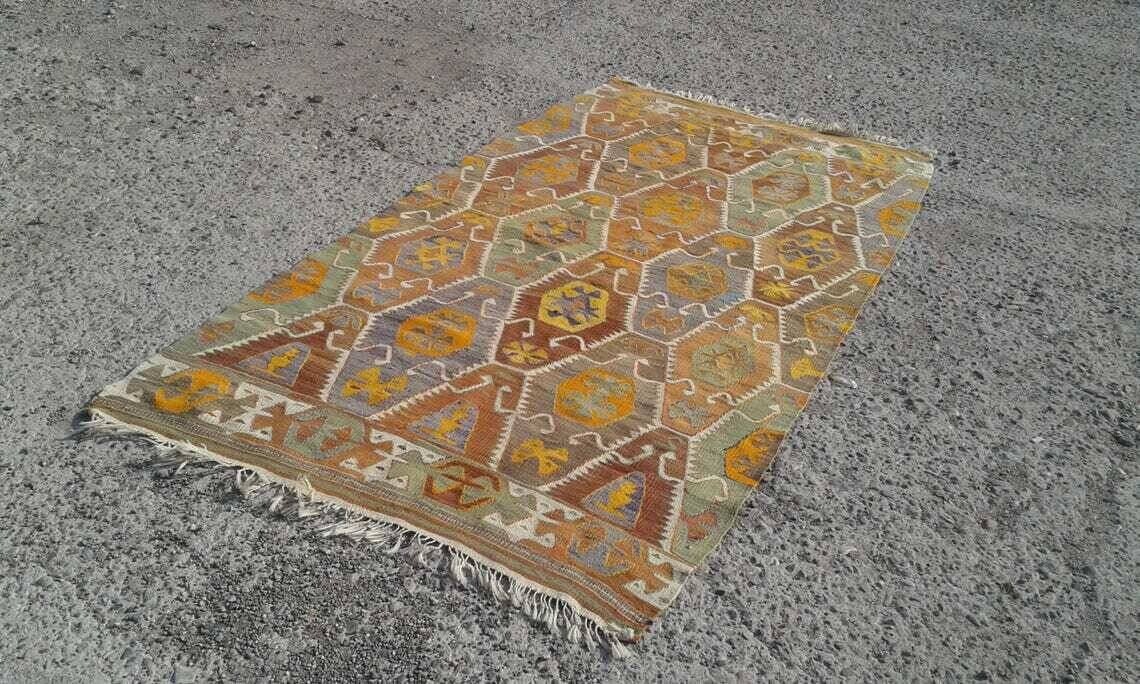 Rare 5x8 handmade vintage bedroom kilim rug - rug for living room