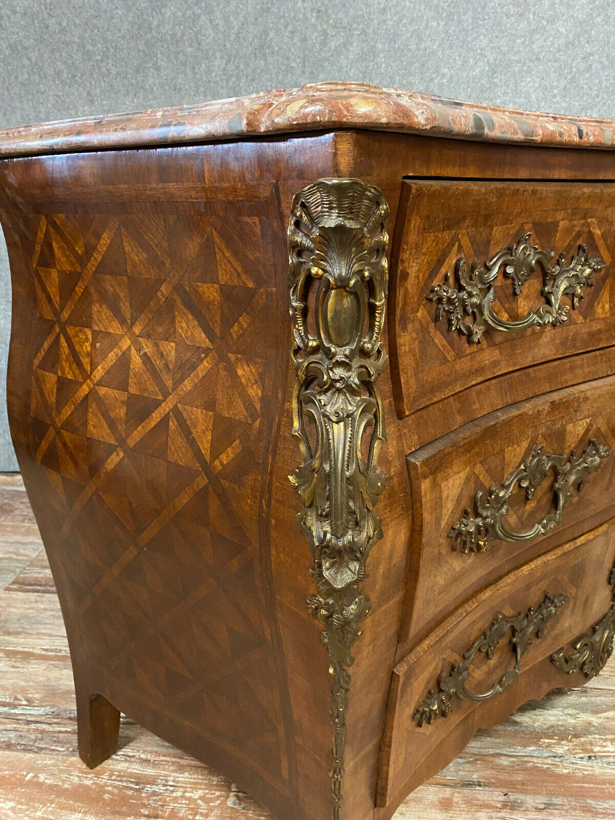 Convenient tomb Louis XV in precious wood marquetry around 1880