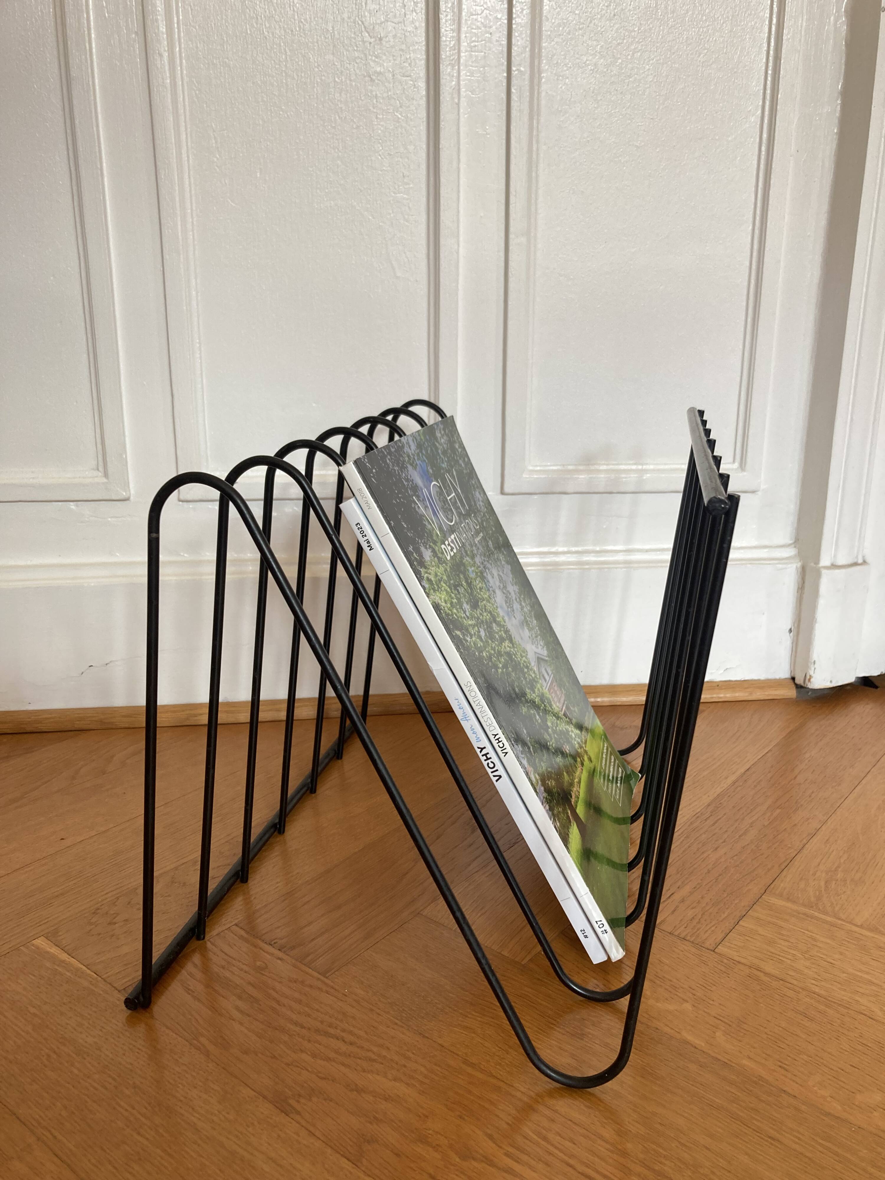 Magazine rack "z" by f arnal 70s