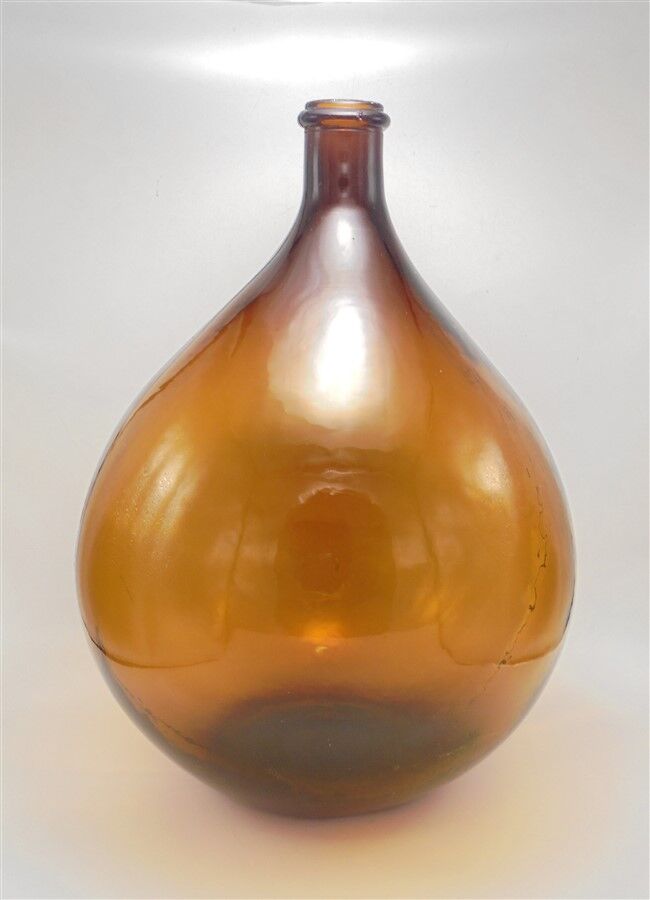 Demijohn amber