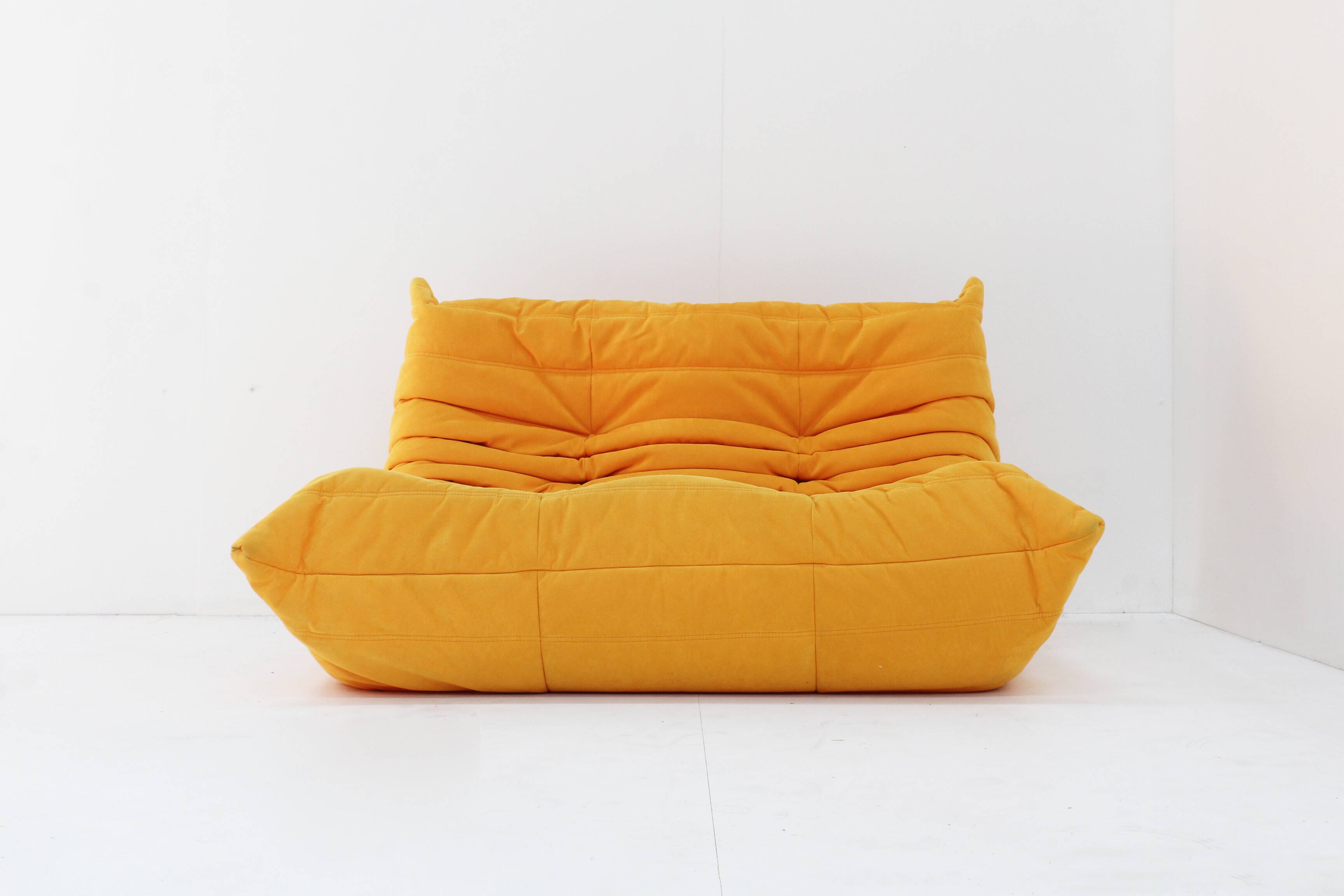 Canapé 2 places Togo ligne Roset par Michel Ducaroy
