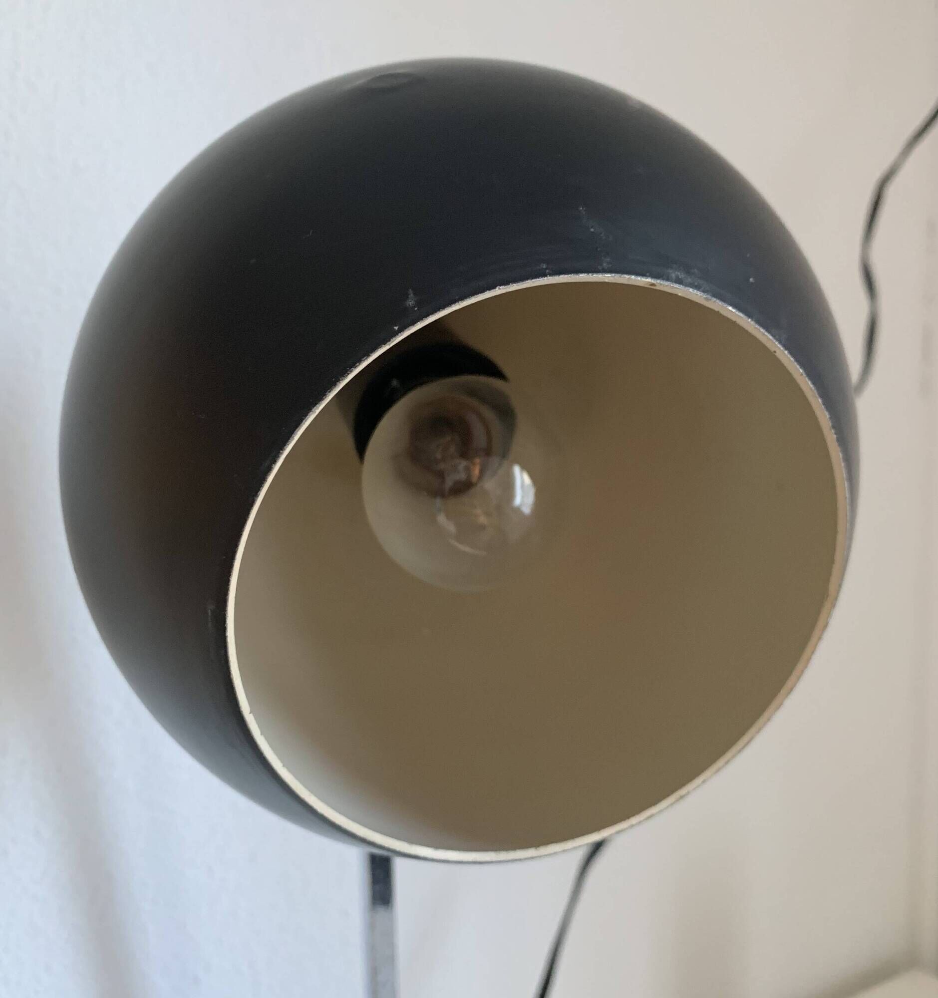 Large vintage 1960s eyeball design black and wood desk lamp - 50 cm