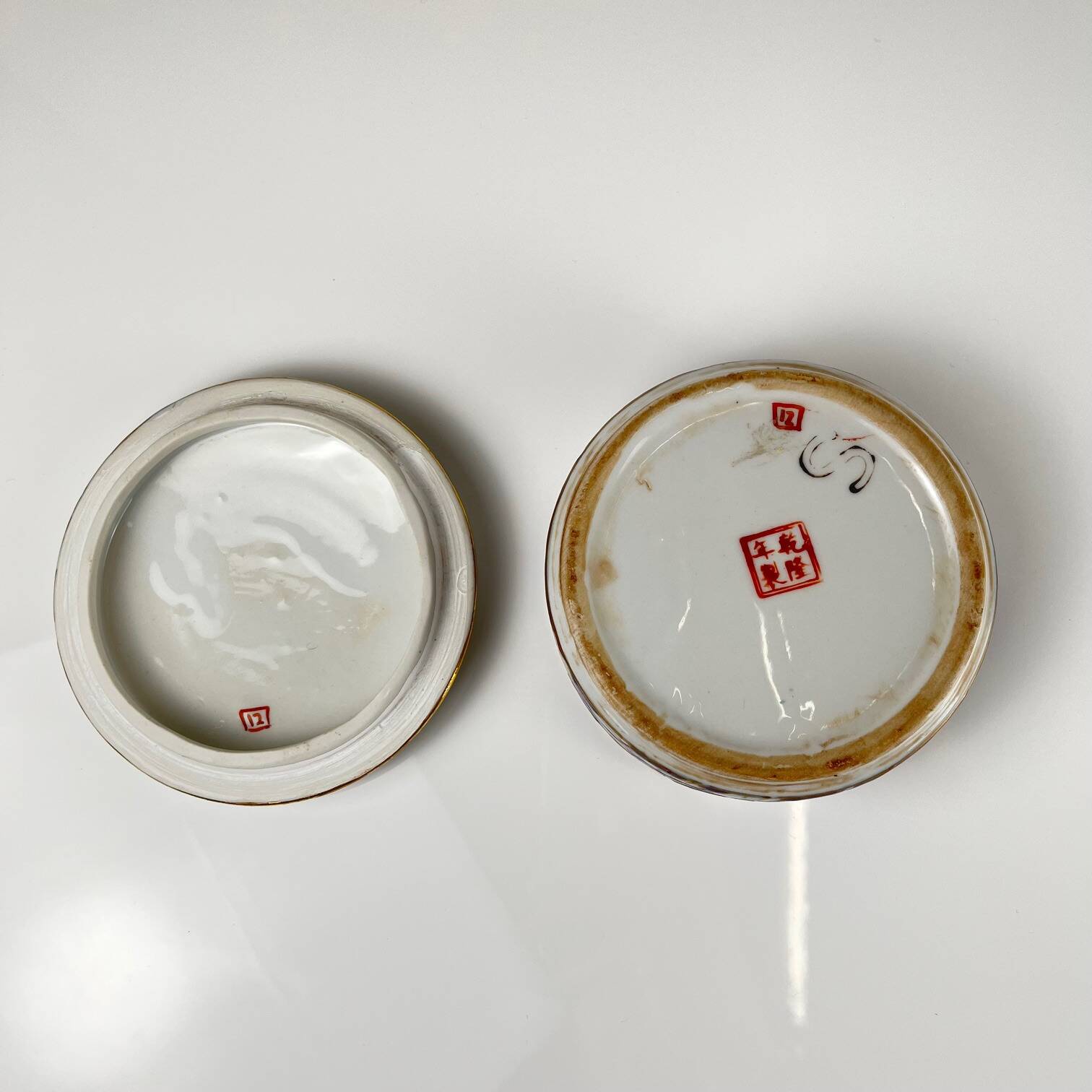 Chinese blue porcelain box with bird and flower motif