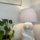 Lampe couple enlacé en céramique