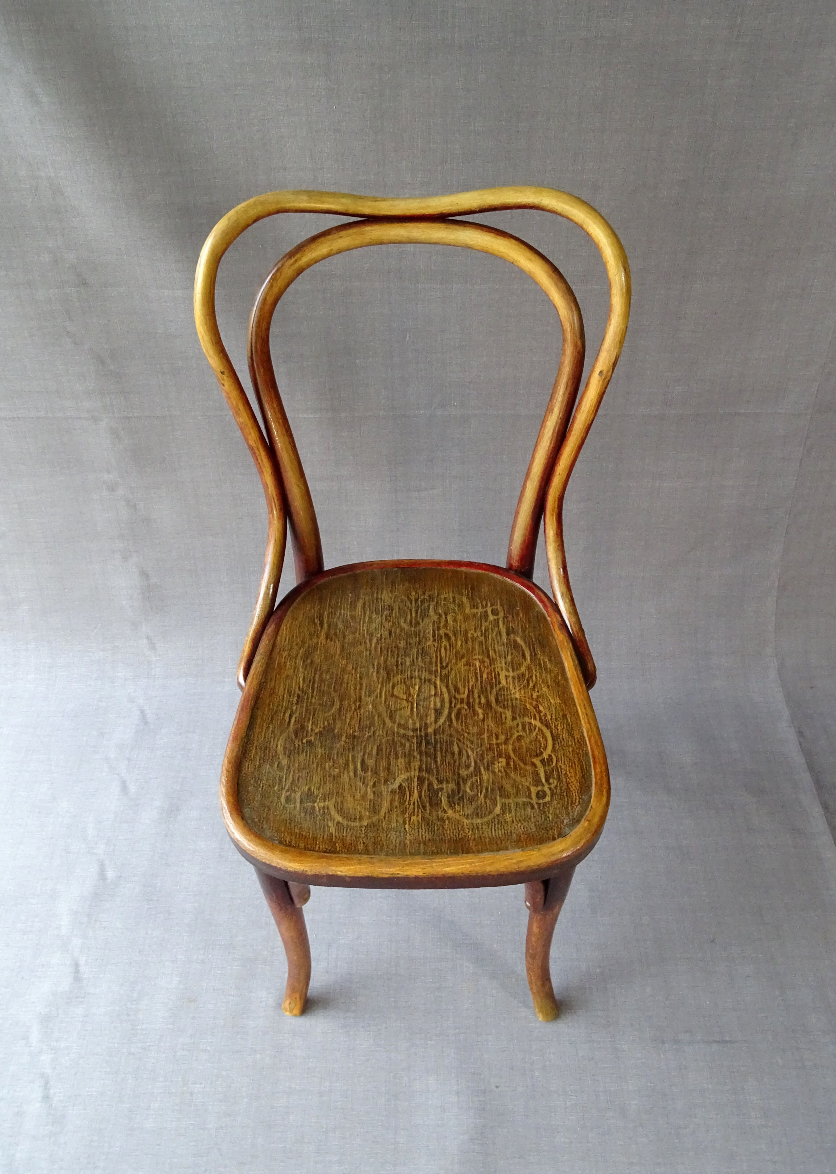 Chaise bistrot Thonet n°55 vers 1925 assise bois