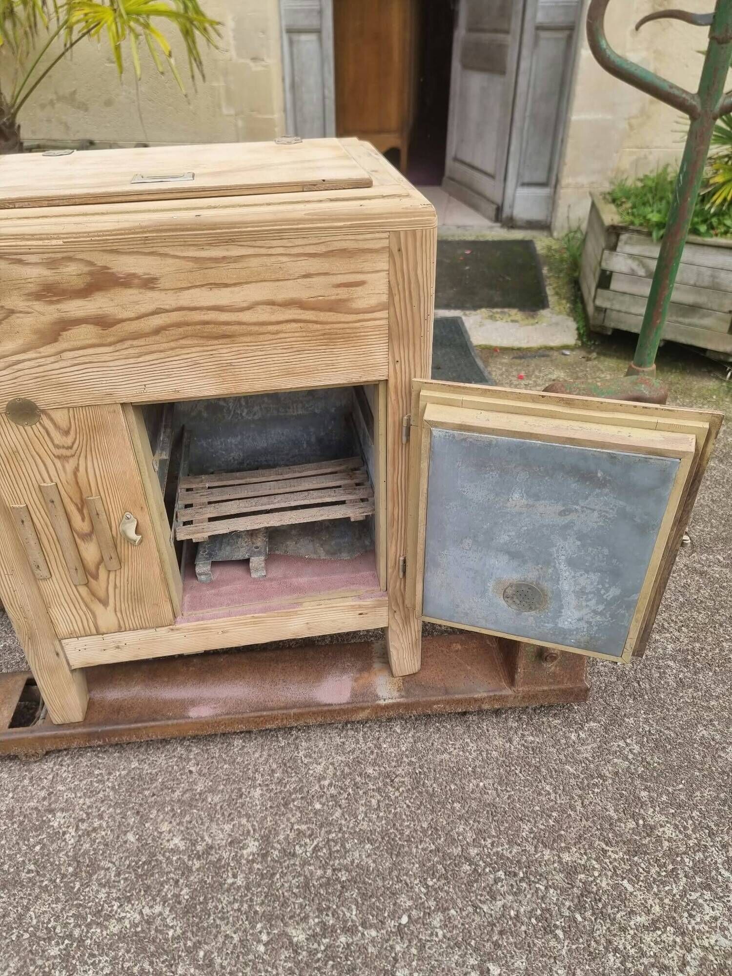 wooden cooler