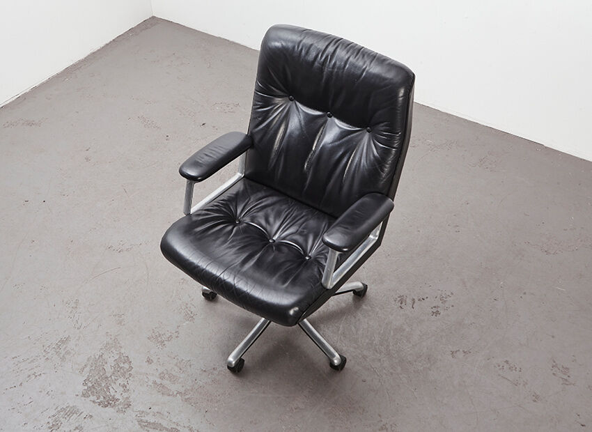 Osvaldo Borsani P126 Highback office chair for Tecno Italy 1960s