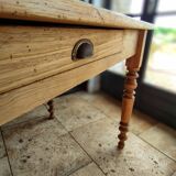Table de drapier en chêne massif doré 230x73cm deux tiroirs