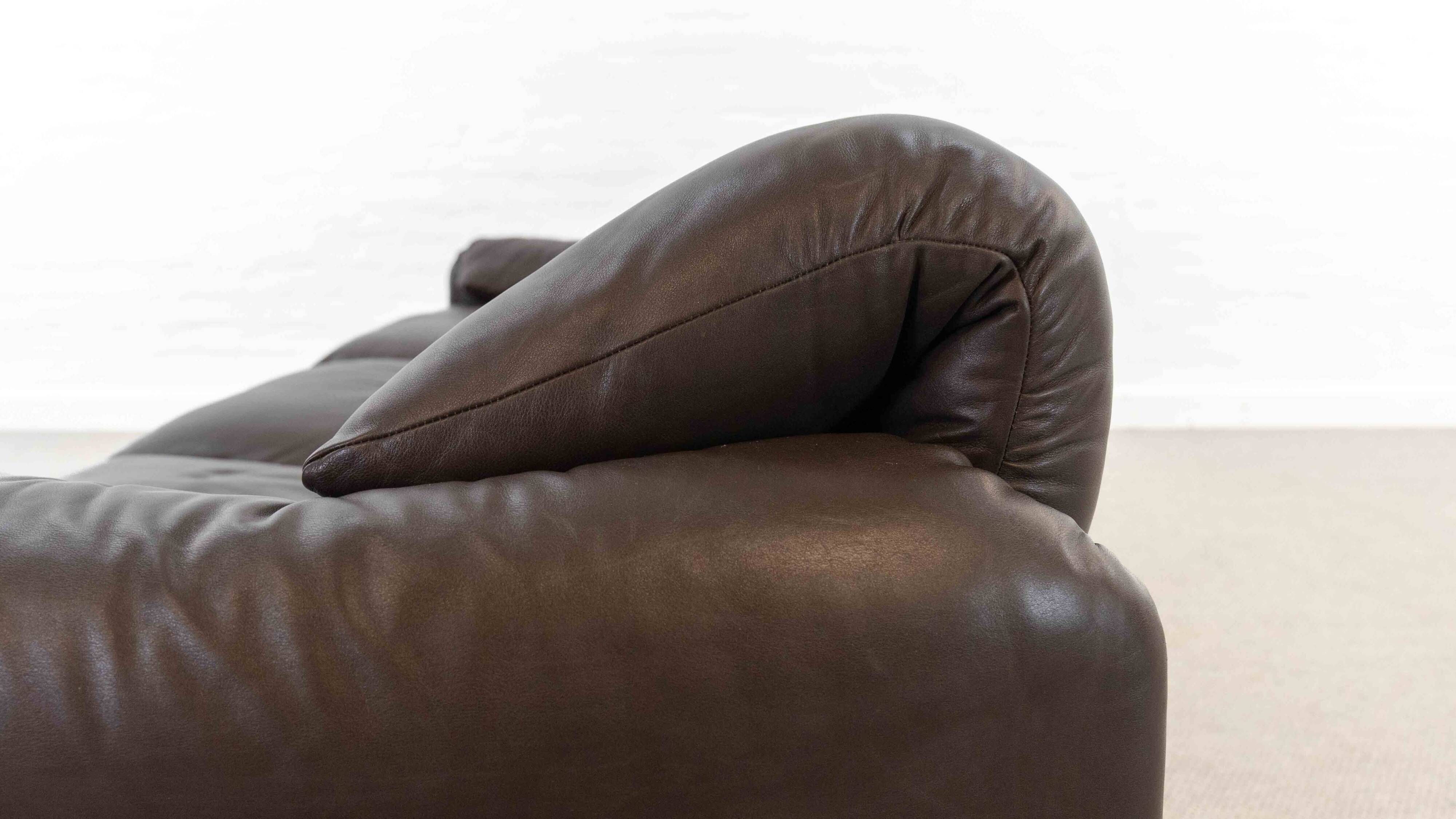Cassina Maralunga 3seat-Sofa in darkbrown leather by Vico Magistretti