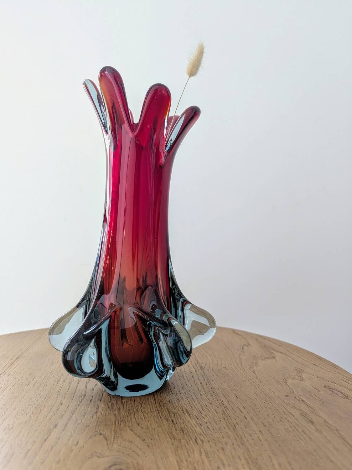 Magnificent Murano glass vase