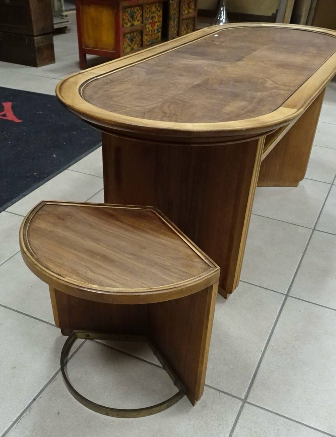 Oval Art Deco coffee table in rosewood, 1930s-1940s.