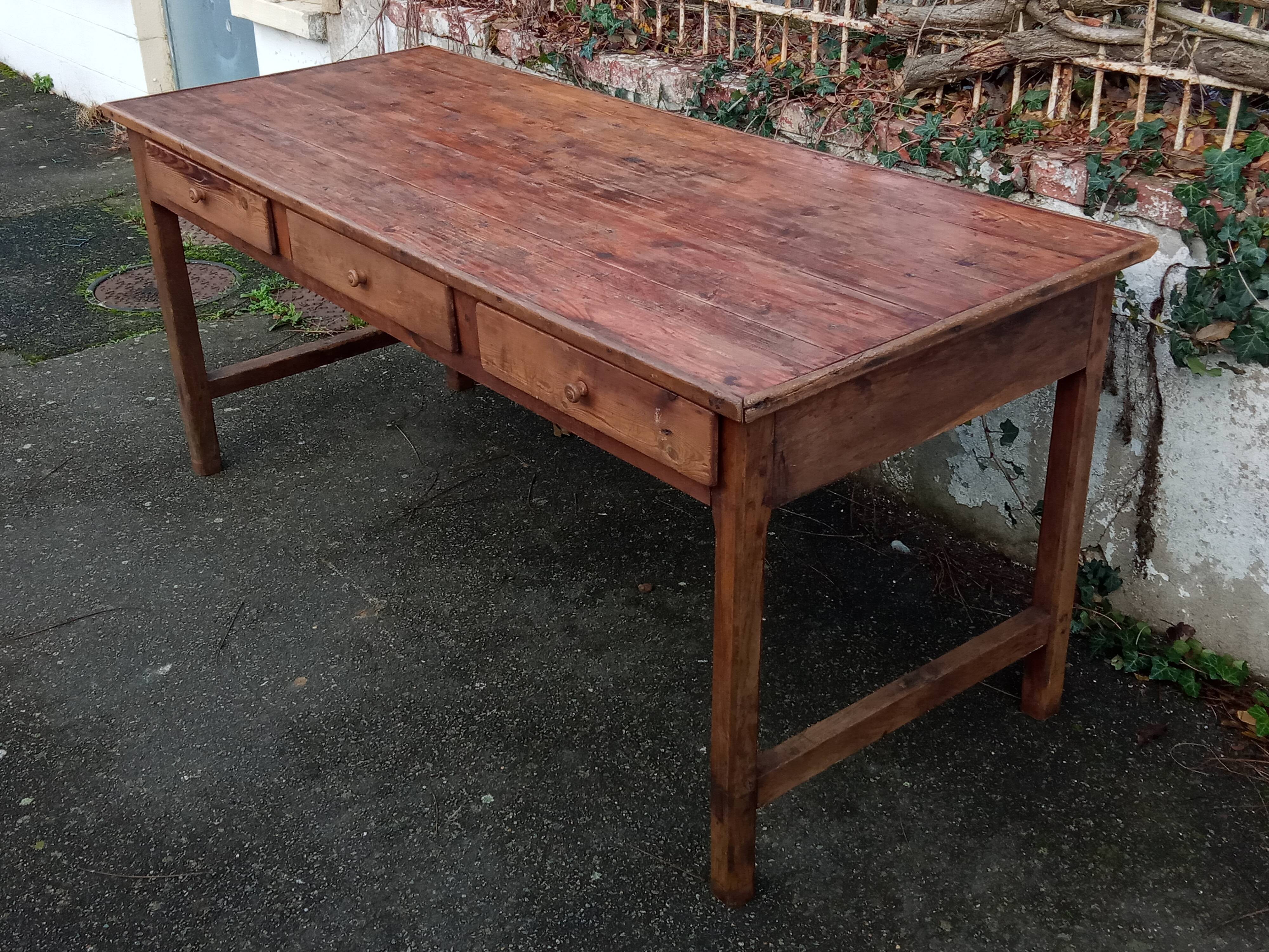 Oak farmhouse table, six drawers