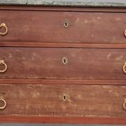 Commode de style Louis XVI en acajou