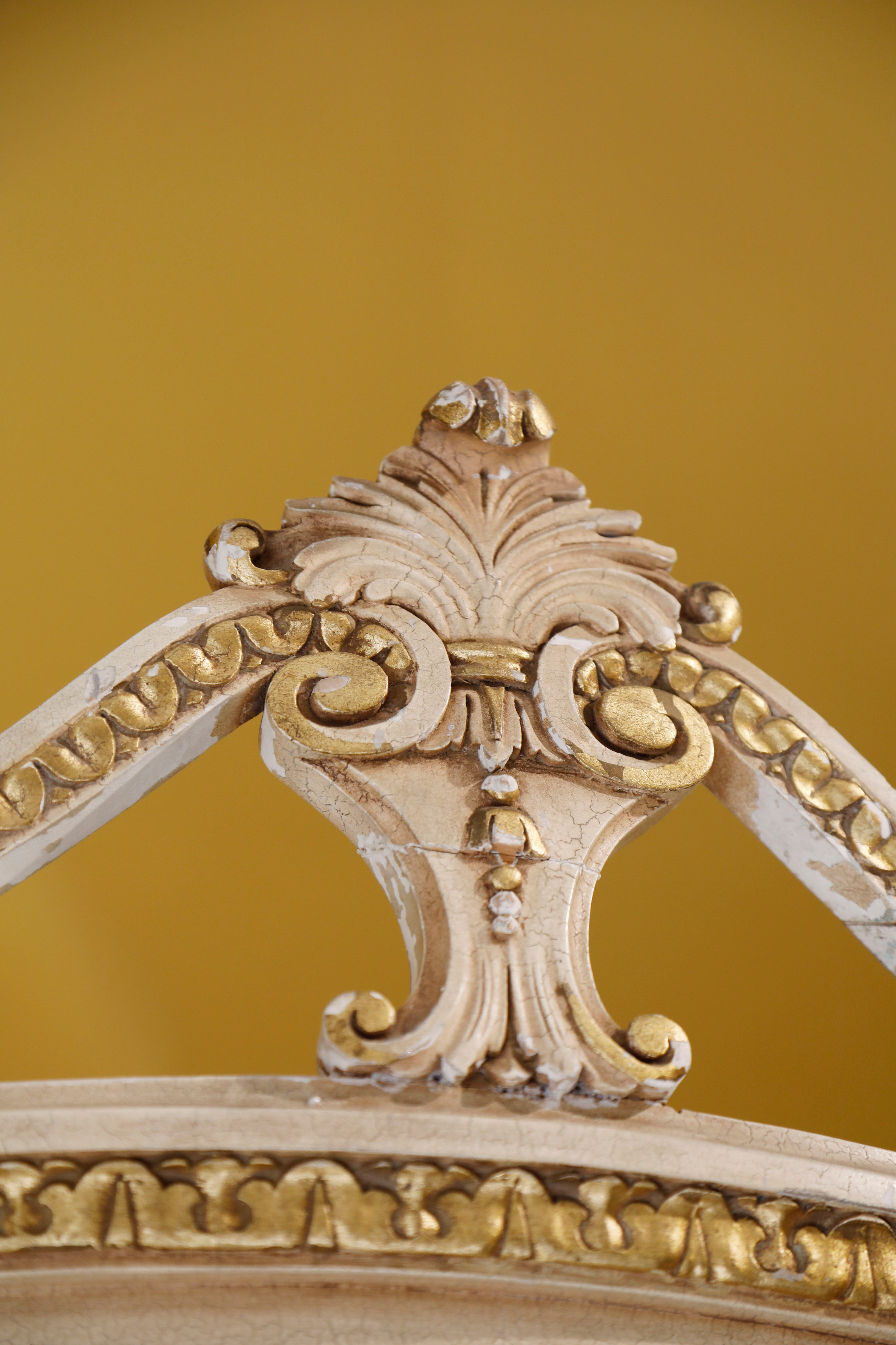 Venetian 1950s showcase