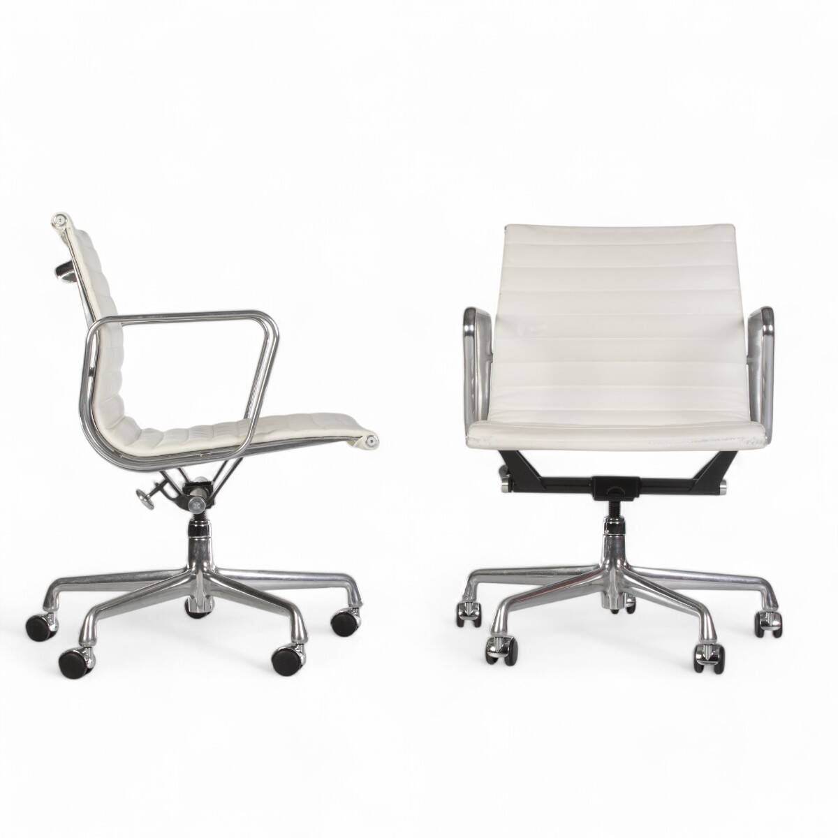 Paire blanche (2) de bases à roulettes pour chaise de bureau Herman Miller Original Eames EA335