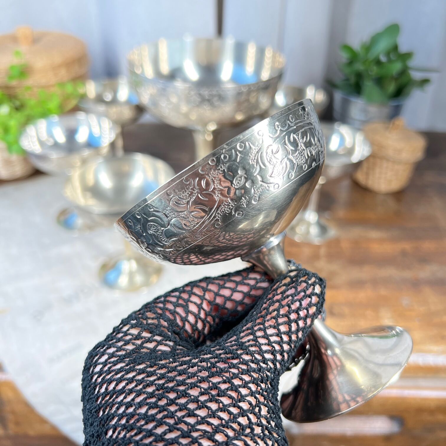 6 dessert cups in silver metal and assorted cut