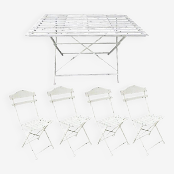 Folding garden furniture in white patinated iron