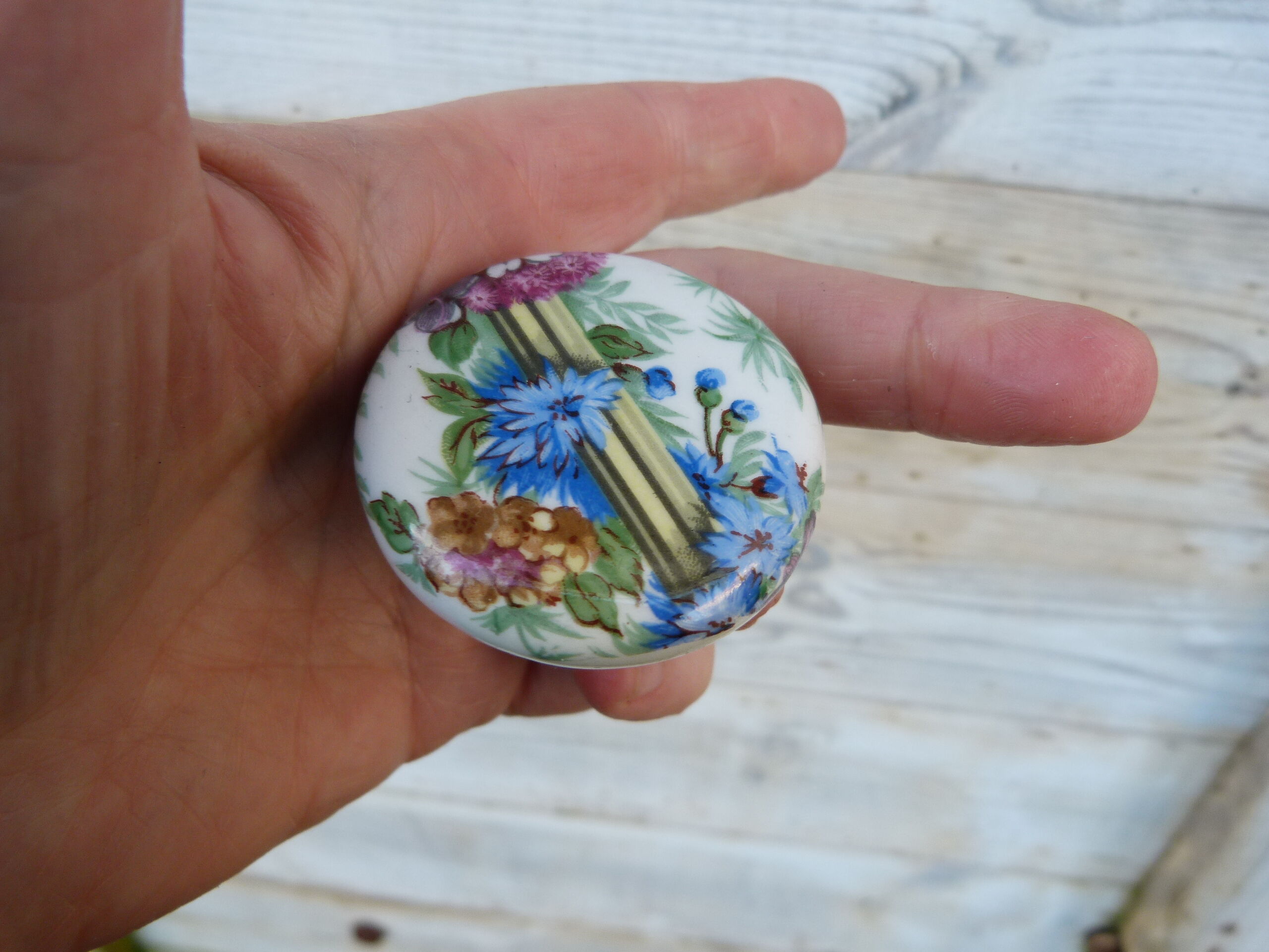 Flowered Paris porcelain toilet bottle