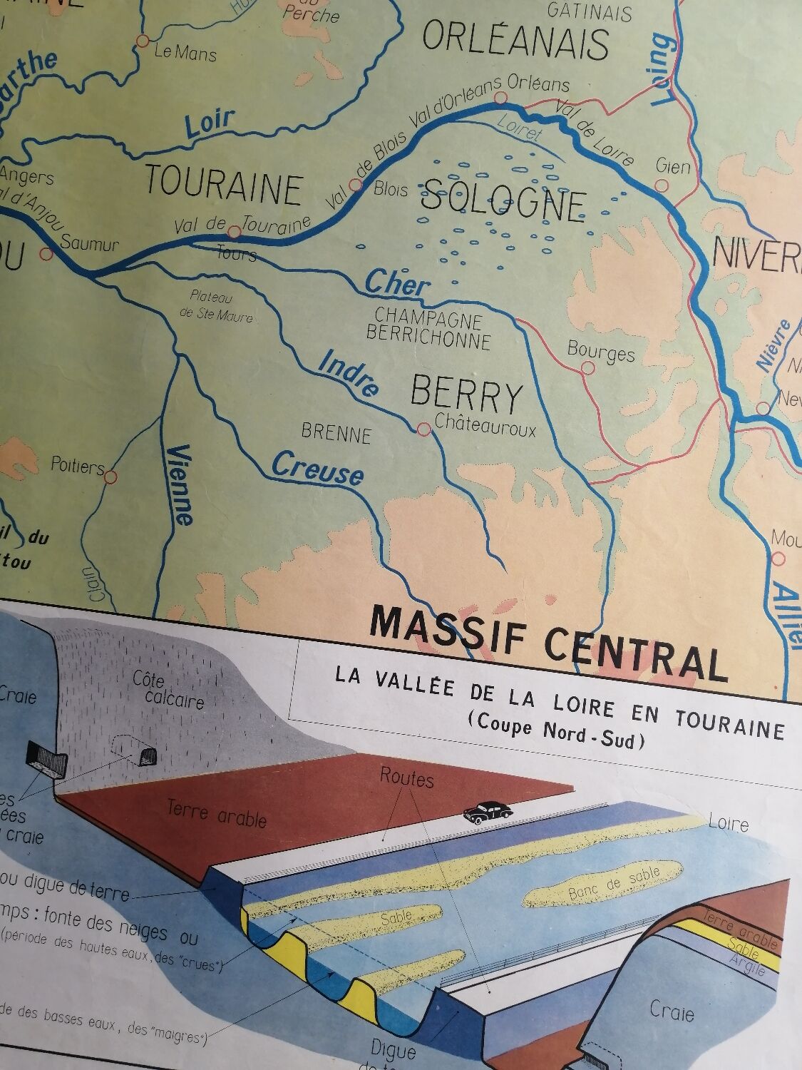 Vintage school map mdi france brittany, vendée, pays de la loire.