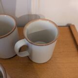 Six mugs en céramique