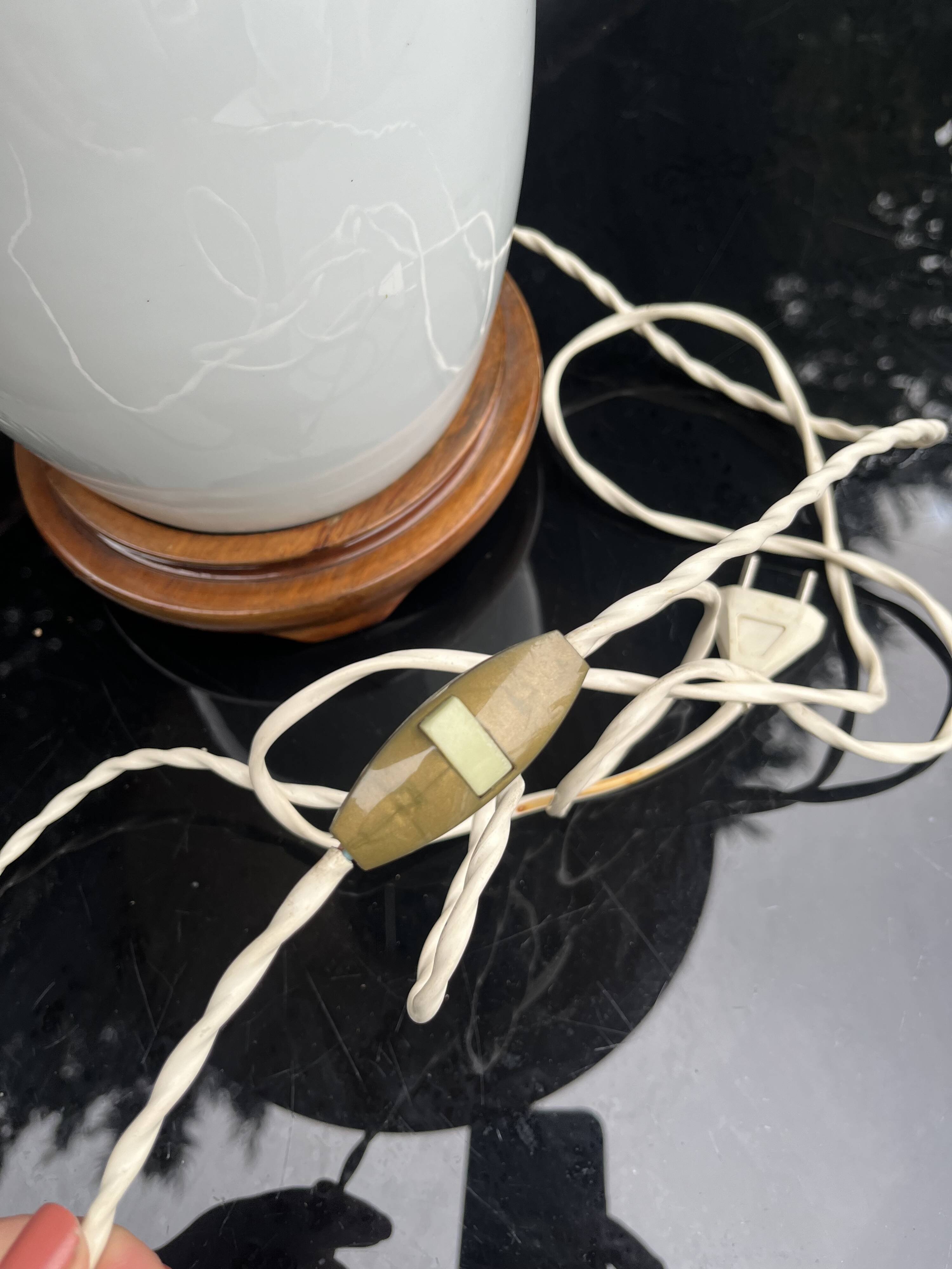 Porcelain table lamp