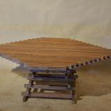 Table ajourée en bois 1980