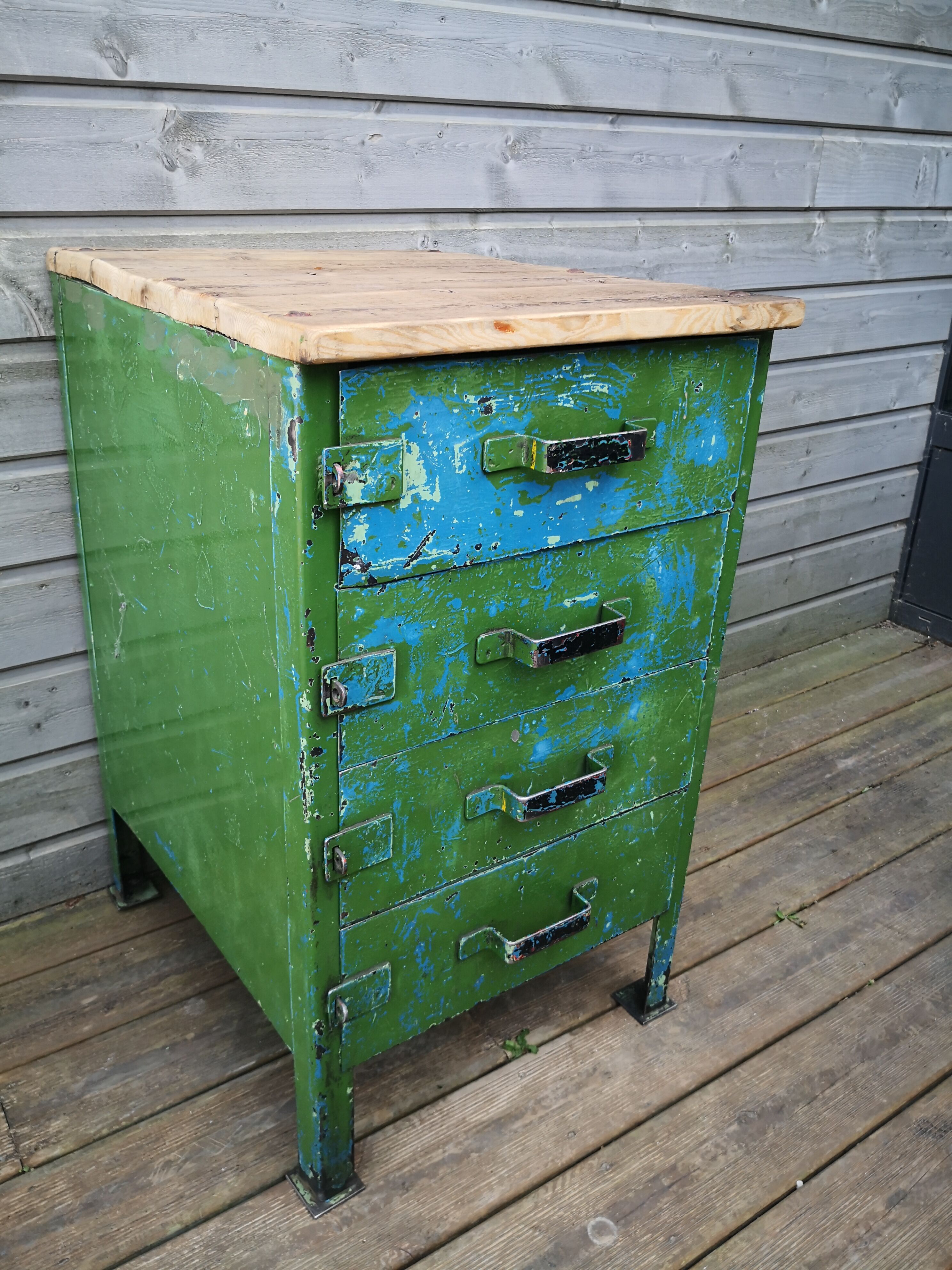 Drawer cabinet, sheet metal service for mechanical workshop, industrial