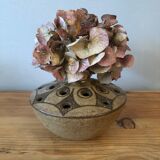 Ceramic flower-base vase