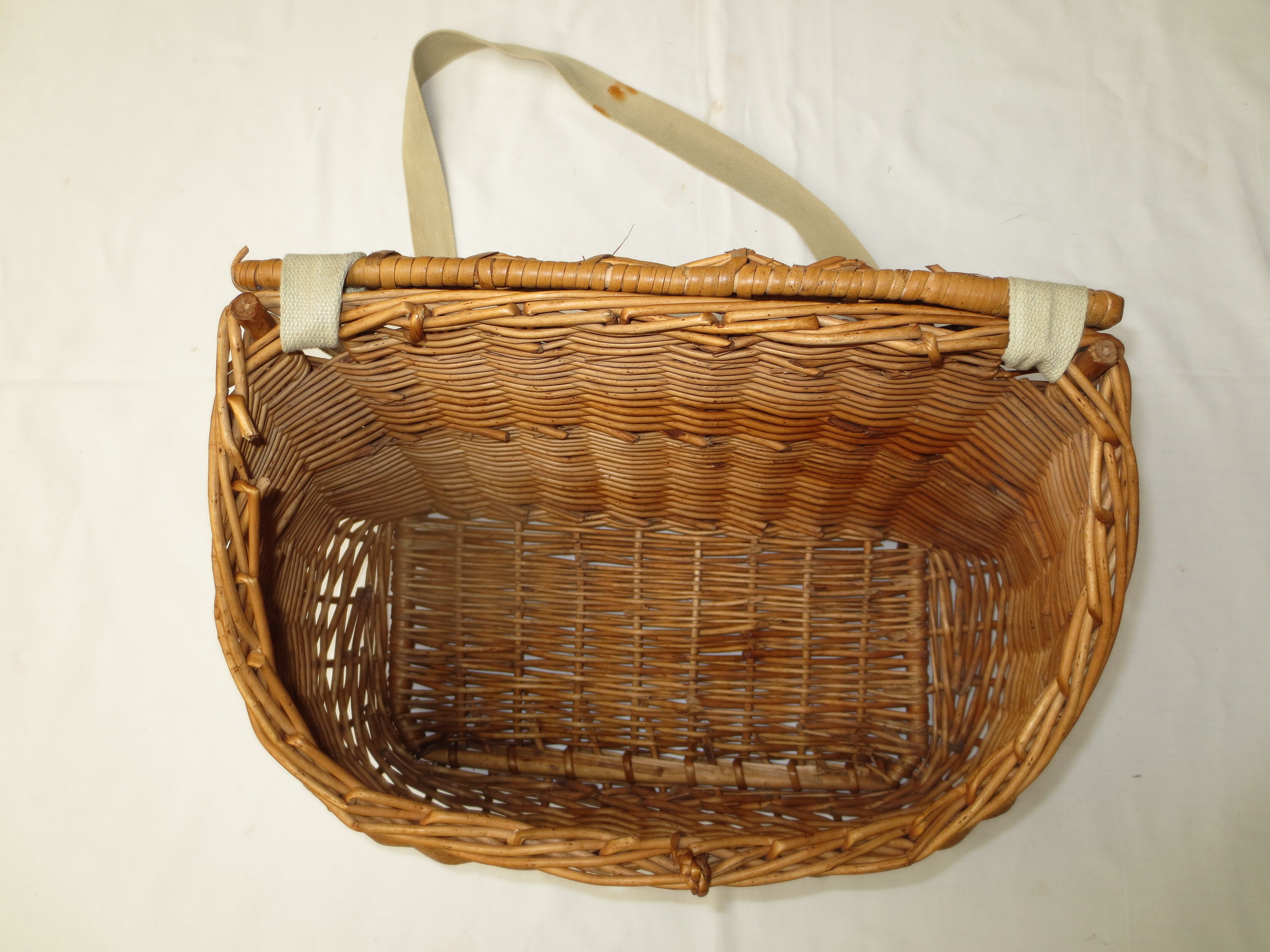Former fisherman vintage wicker basket