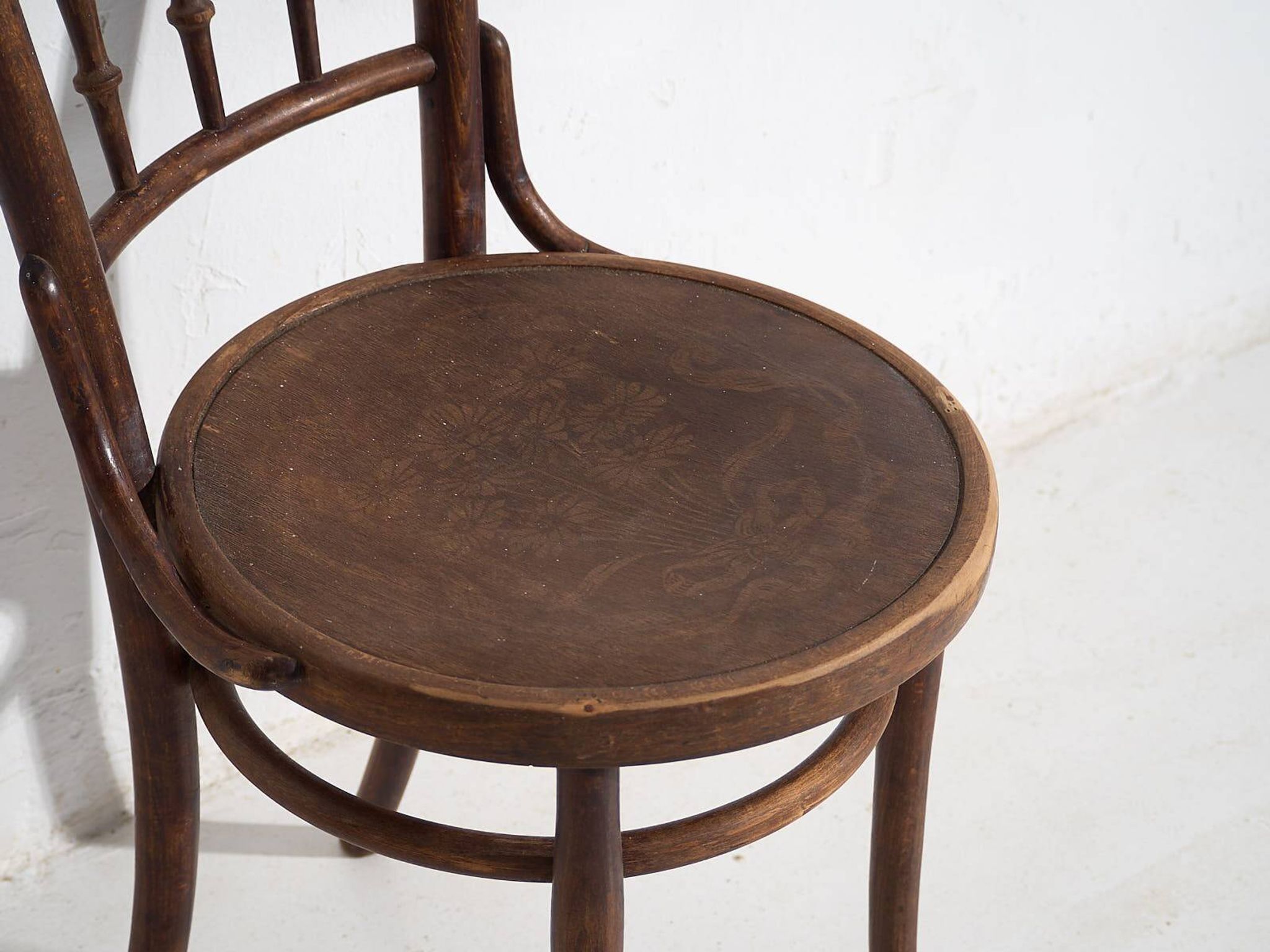 Antique Thonet bentwood chairs (circa 1920). Set of 4 pieces #14
