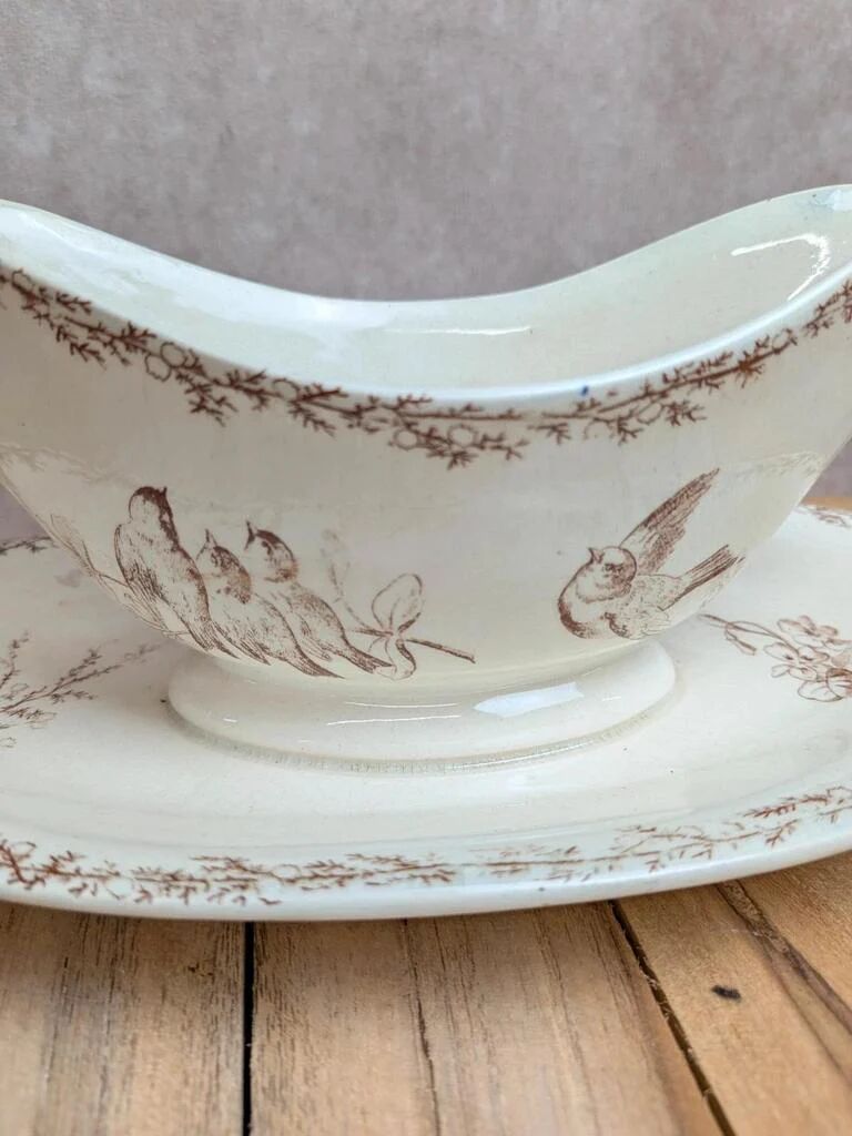 Saucière en terre de fer Creil et Montereau Silva décor oiseaux