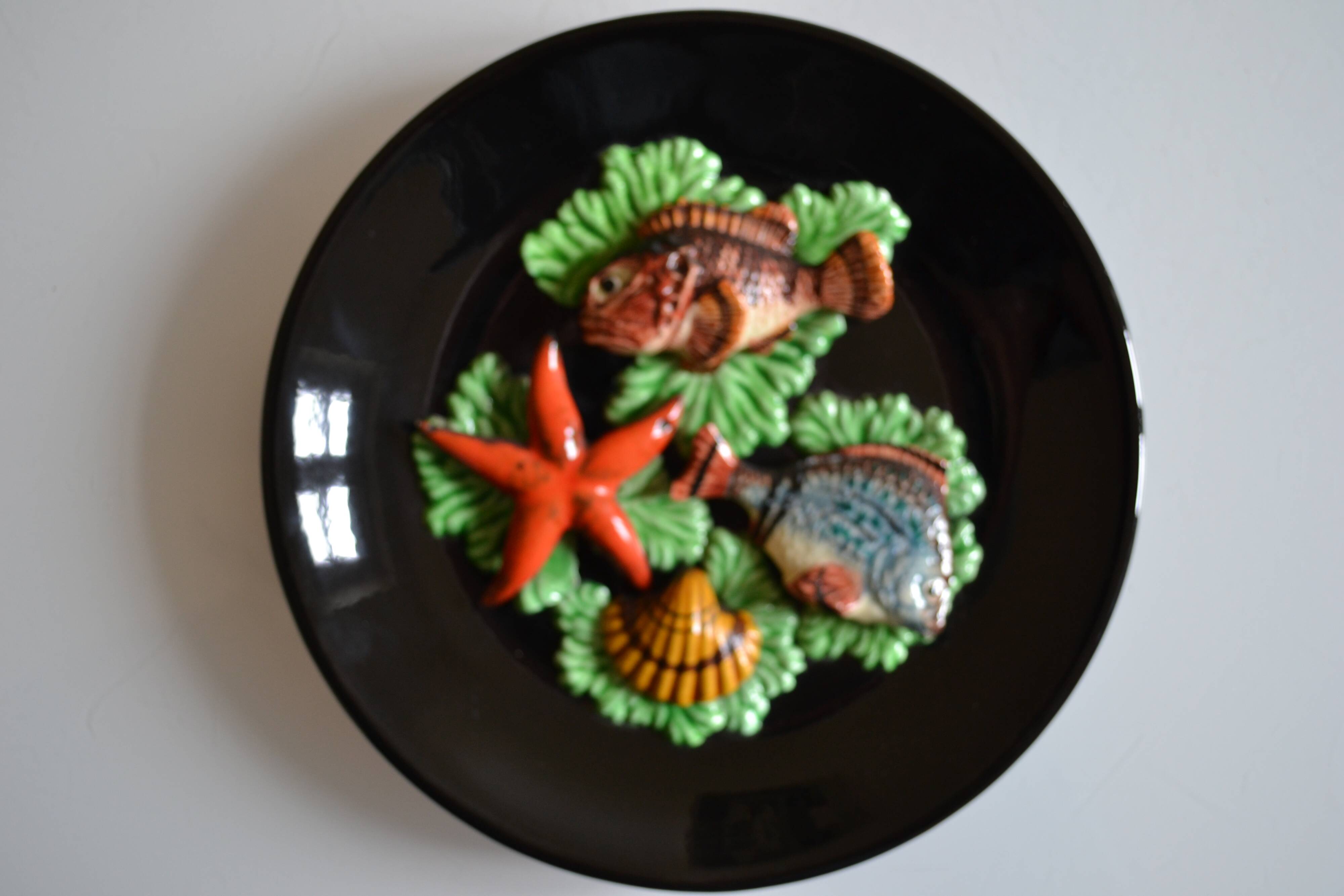 Assiette decor poissons vallauris annees 60
