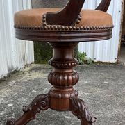 Chaise de harpiste en noyer massif milieu 19ème
