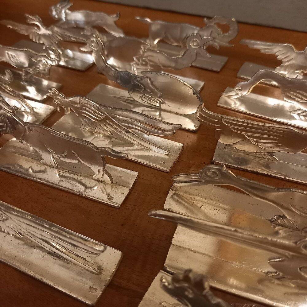21 animal knife holders