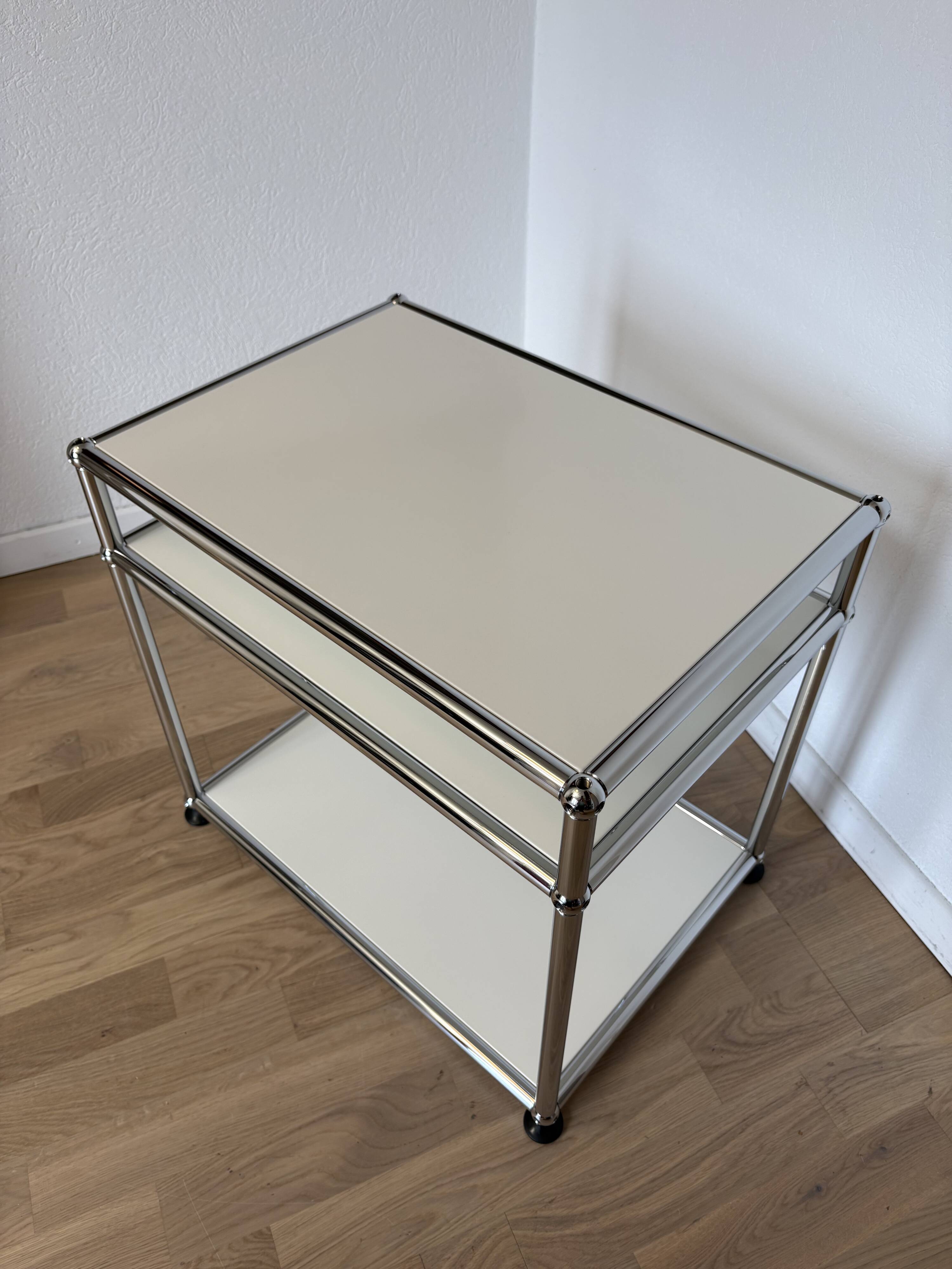 Table d’appoint USM Haller blanc