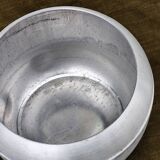 Pourer shaped ice bucket