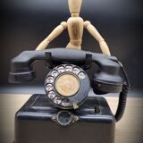 Bakelite phone 13