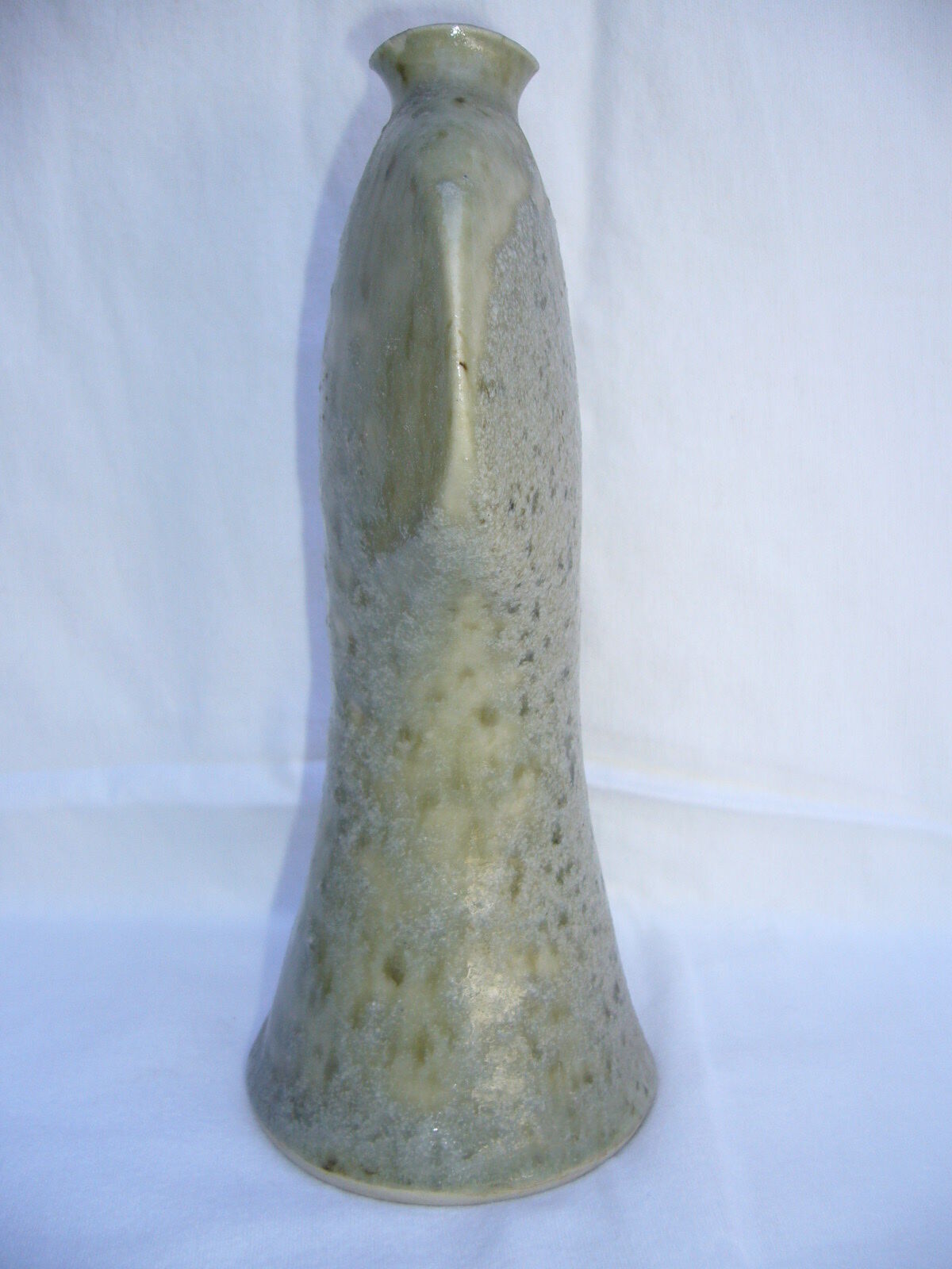 ceramic vase forming a woman bust