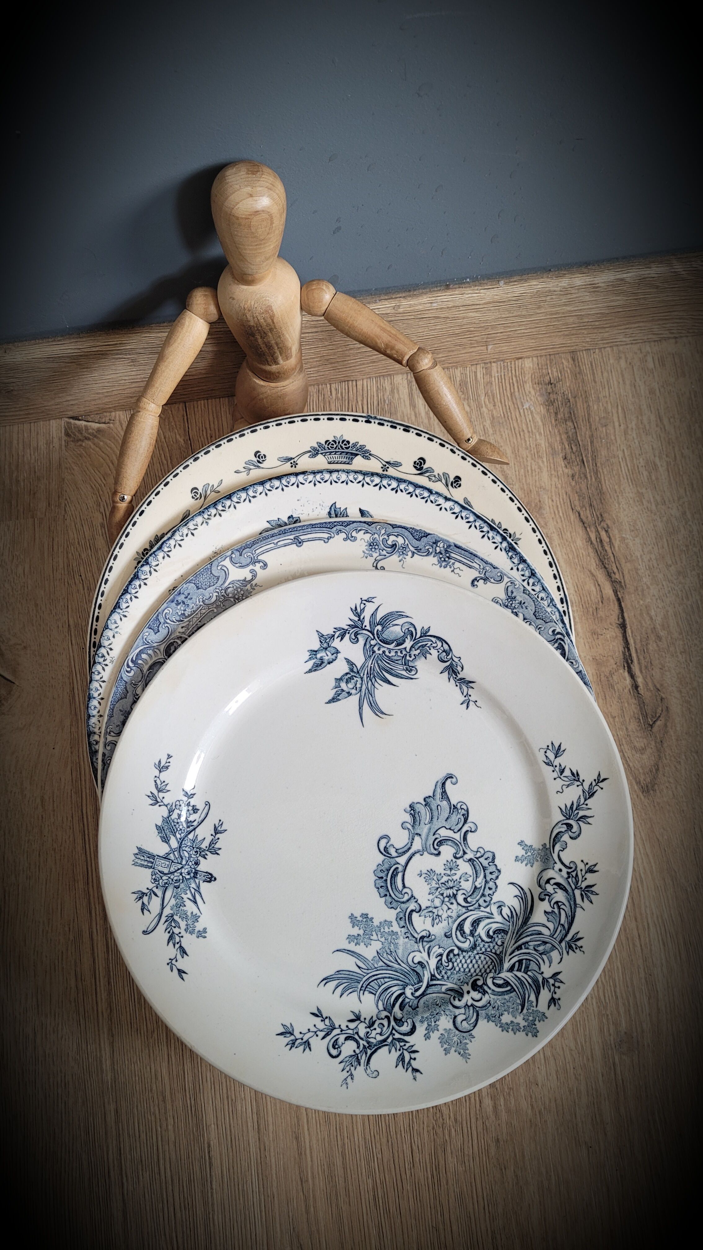 Set 4 blue mismatched plates