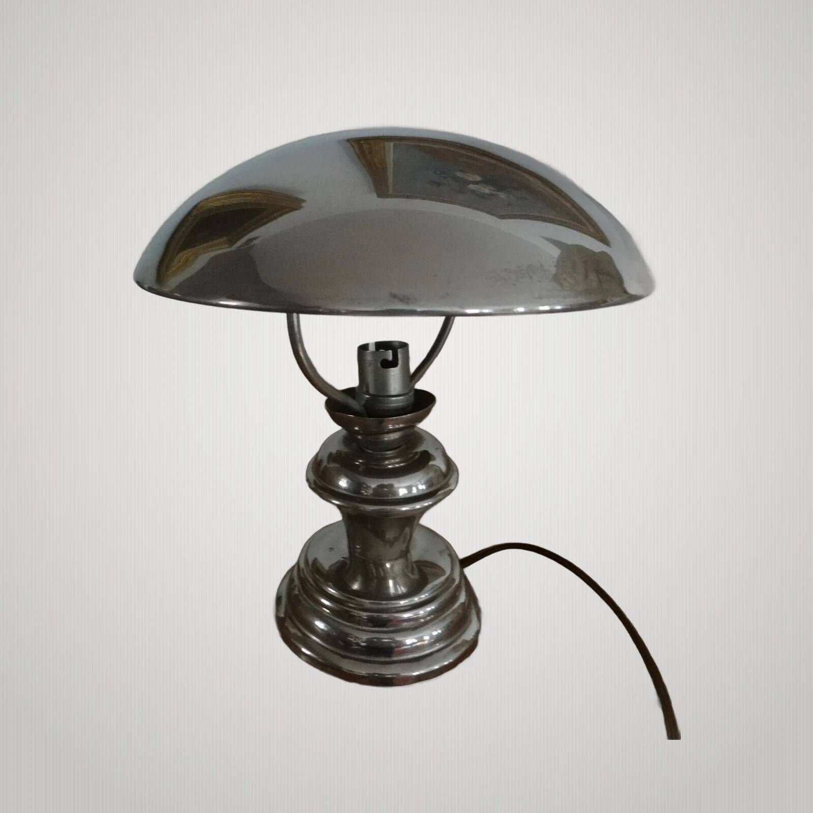 Mushroom lamp from the Art Deco period characteristic of Jacques AD productions.
