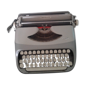 Royal Royalite typewriter