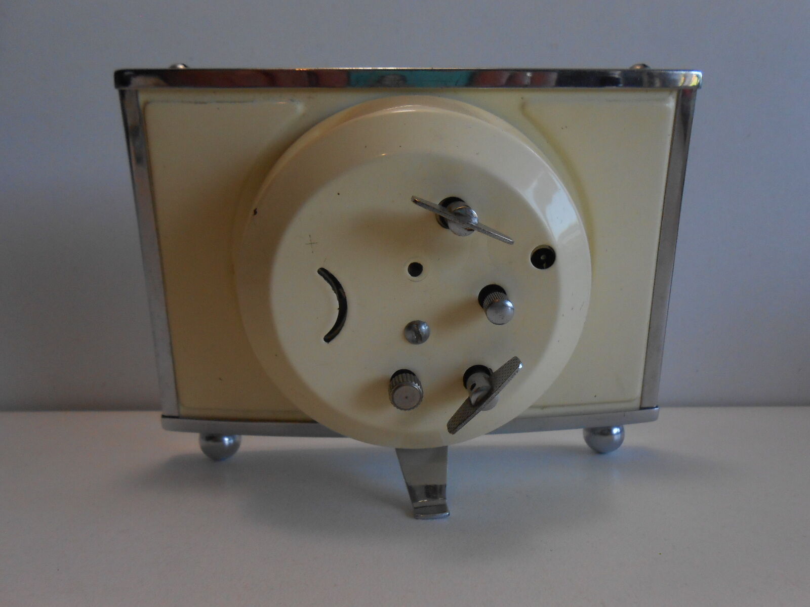 Reveil diamond vintage bakelite chrome