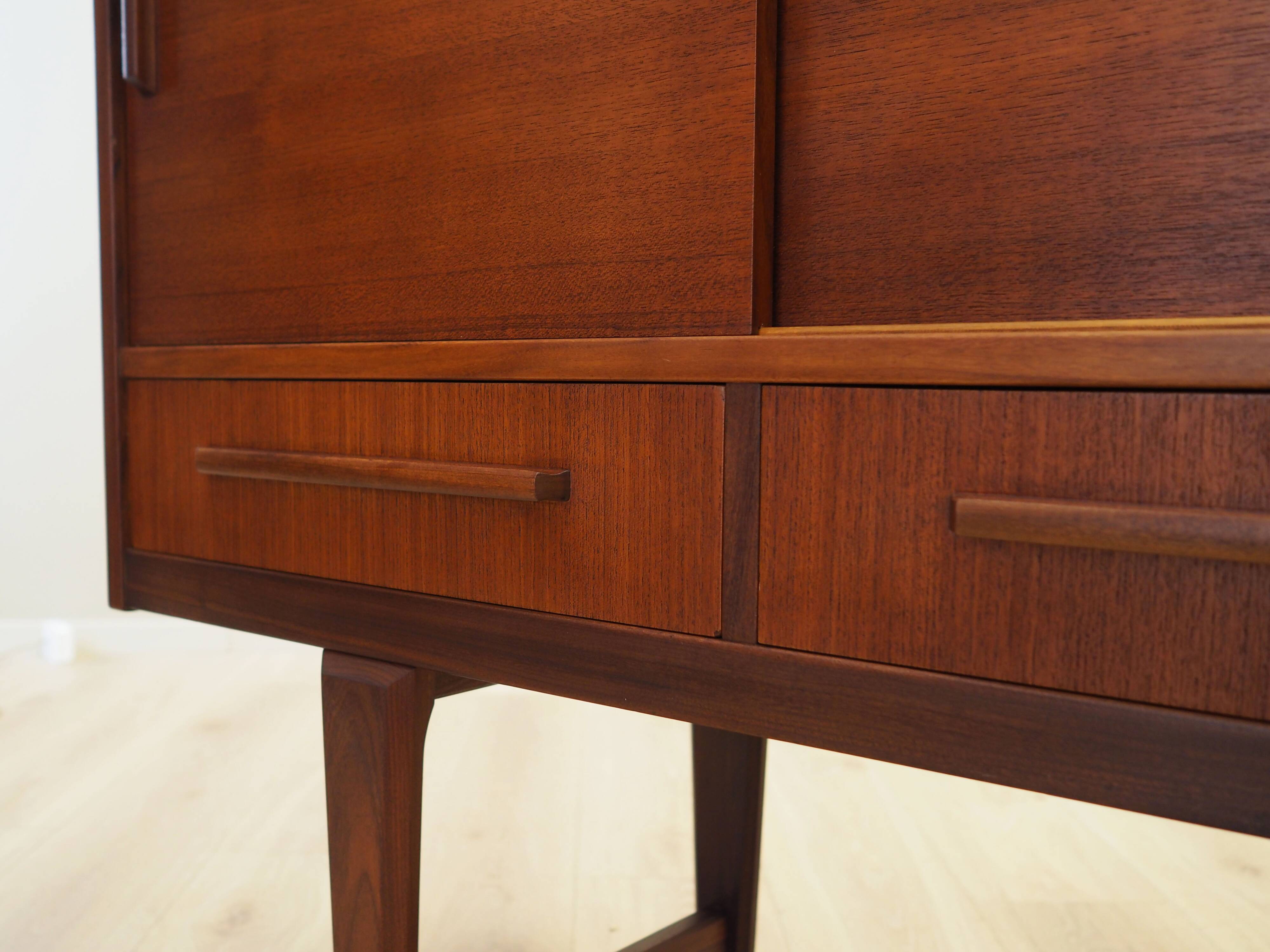 Buffet haut en teck, design danois, années 1960, fabricant : PMJ Viby J