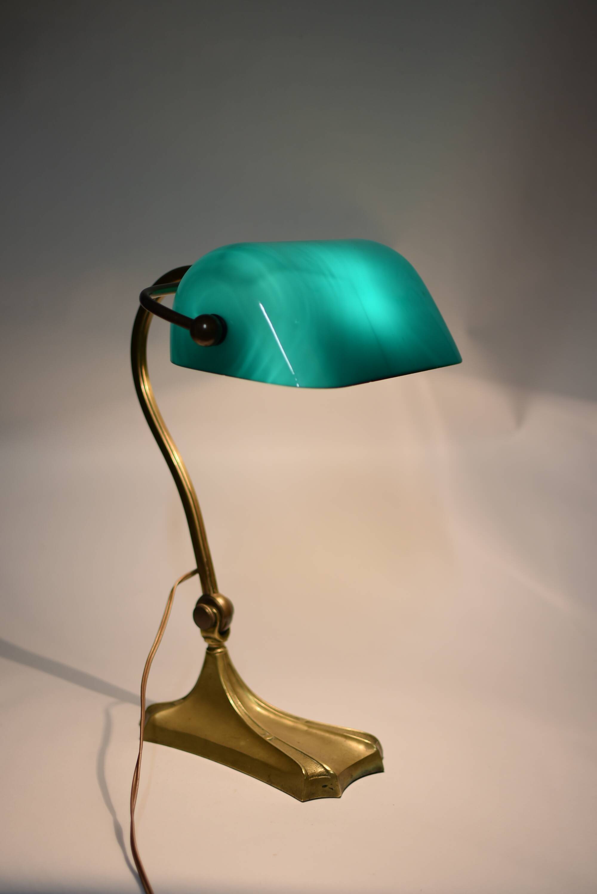 Notary type lamp.