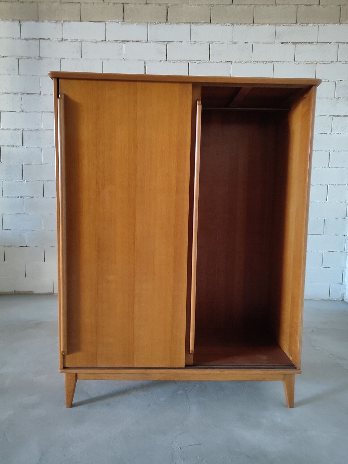 Wardrobe foot vintage compass