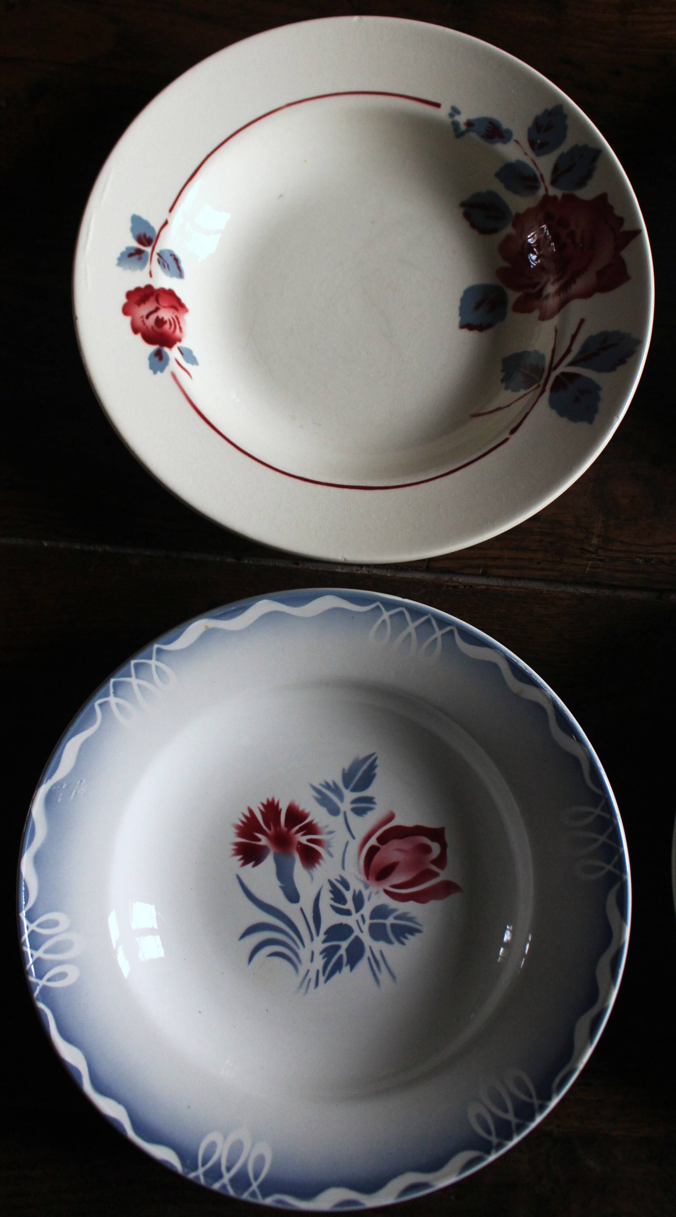 6 mismatched deep plates red blue Art Deco Badonviller Digoin