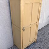 Yellow Parisian wardrobe