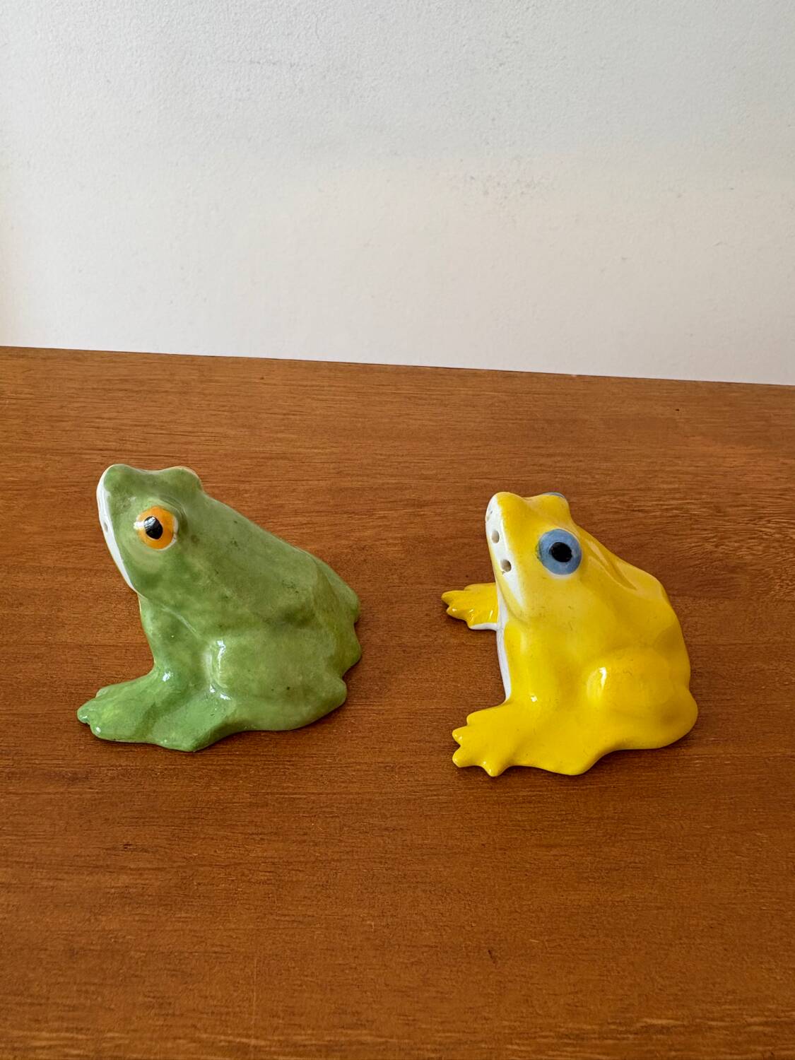 Salière et poivrière grenouilles de Sandoz