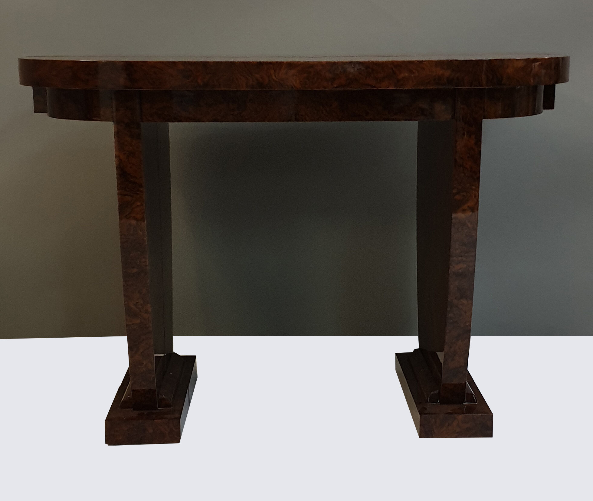 Table console en ronce de noyer de Californie avec ses rallonges