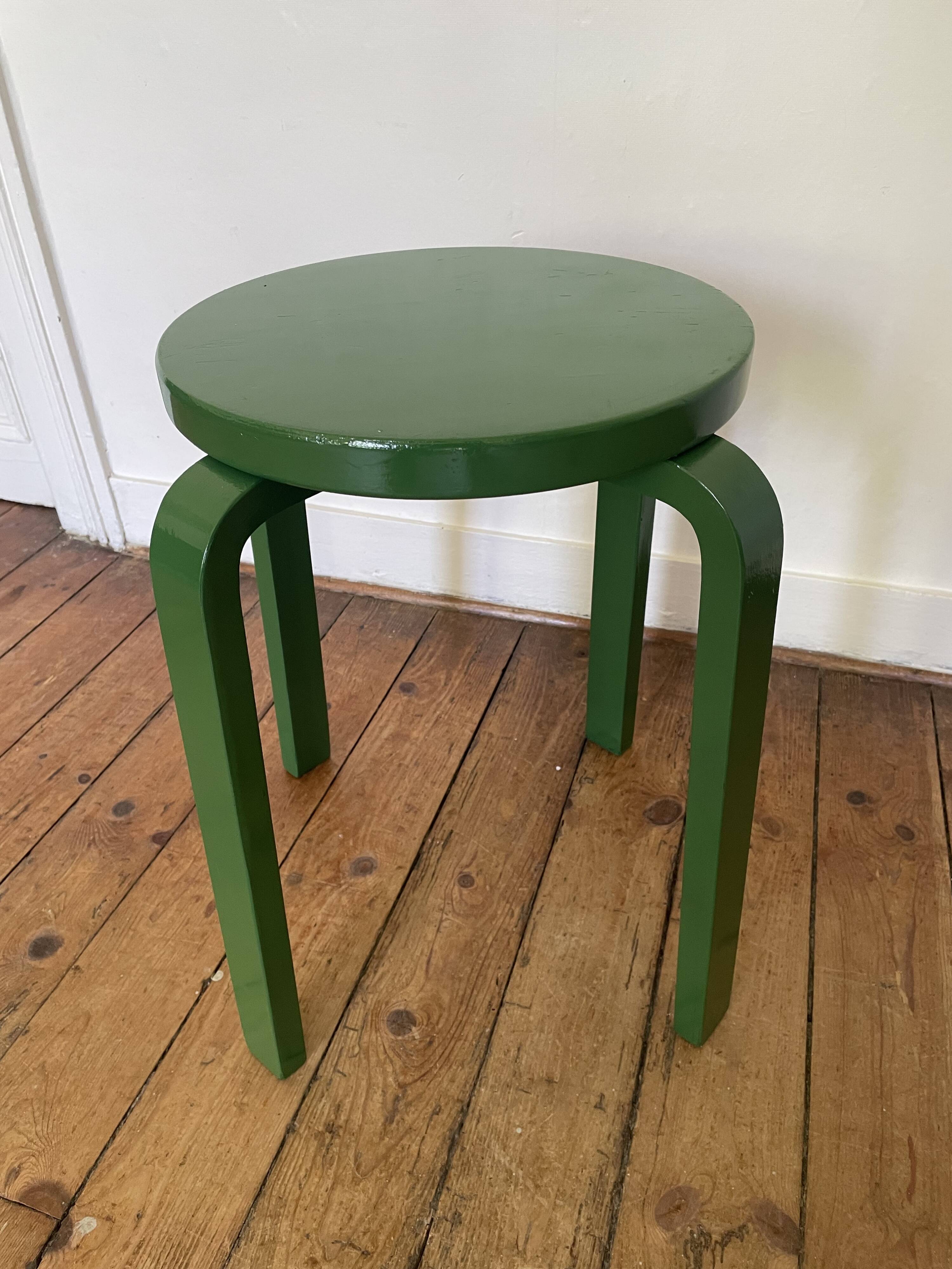 Tabouret Style Alvar Aalto vert